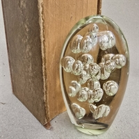 klar-boblefyldt-oval-brevpresse-janne-K-gammel-presse